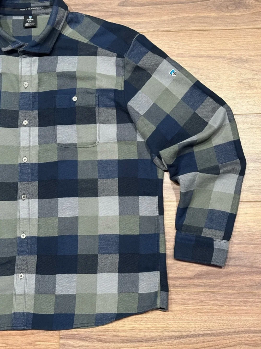 Kuhl Pixelatr Flannel Long Sleeve Button Down in Seaglass Blue Plaid Size XXL